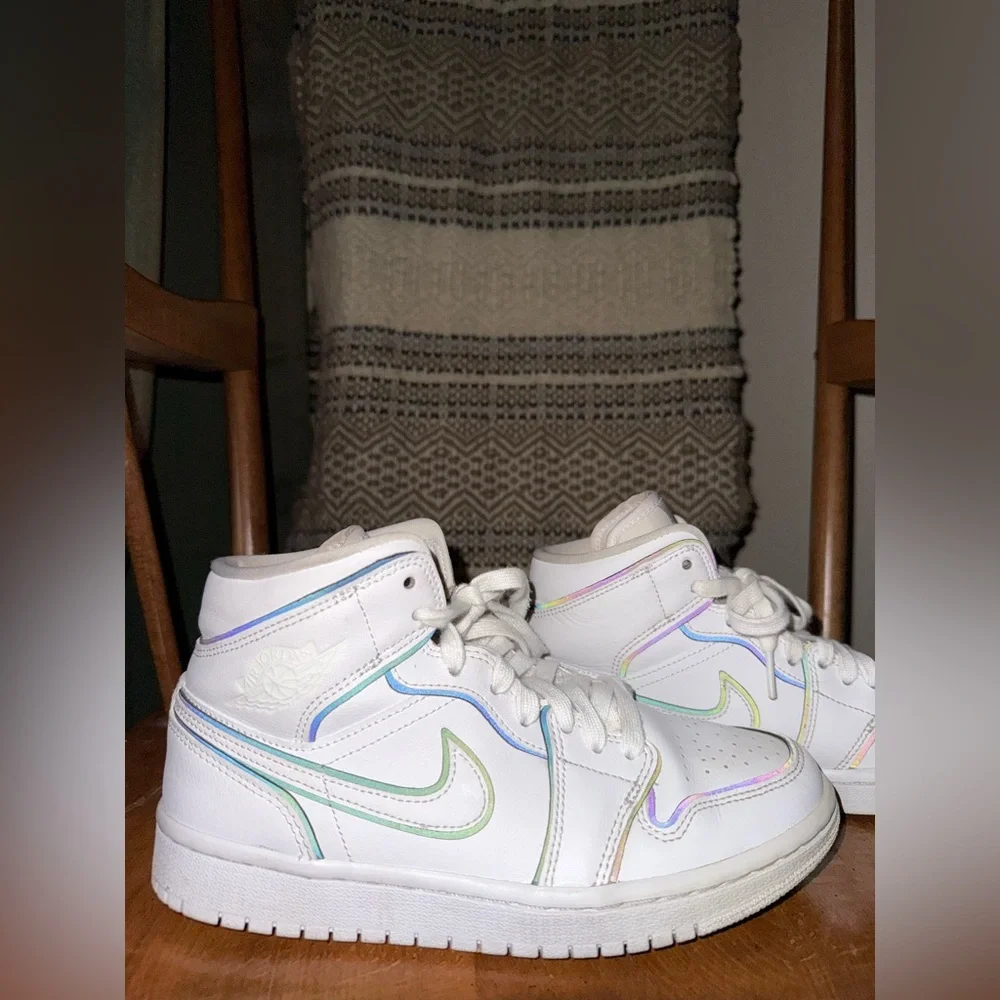 Nike Air Jordan Hightop Sneaker - Picture 2 of 6